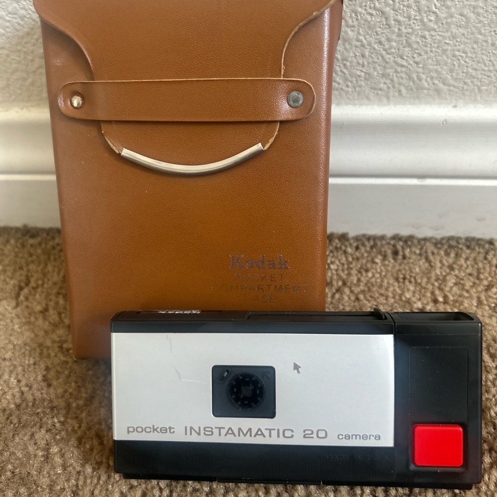 Kodak Instamatic 20 Camera with Case 1972